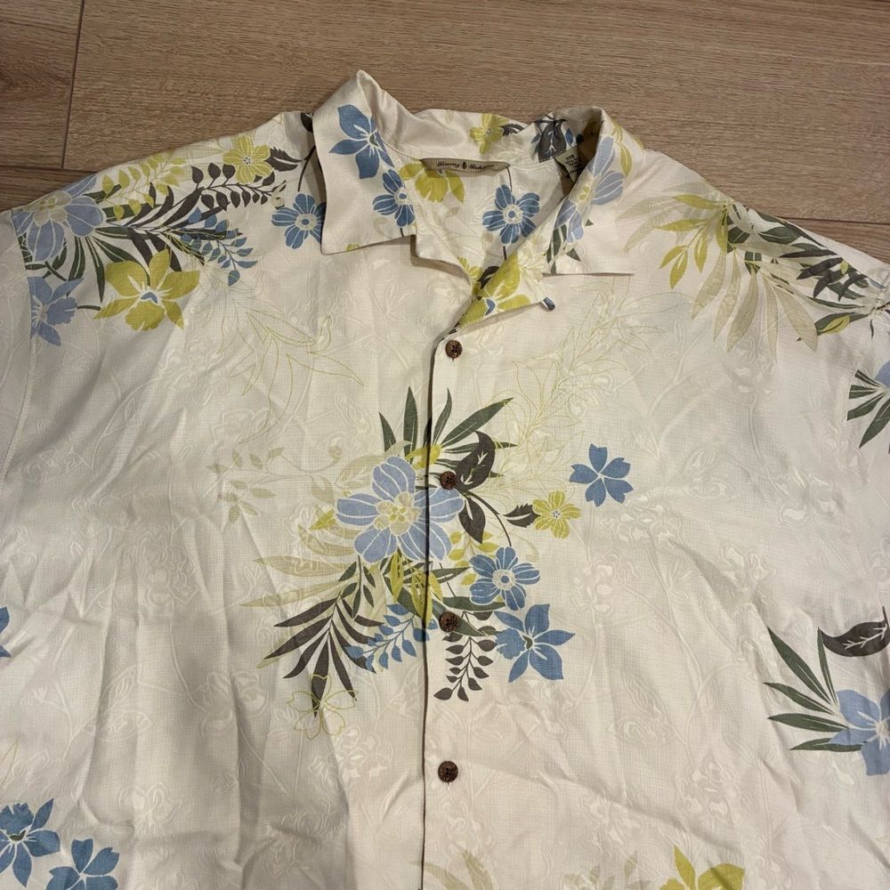 Tommy Bahama Men’s 100% Silk Embossed Floral Hawaiian Shirt Size 2XB